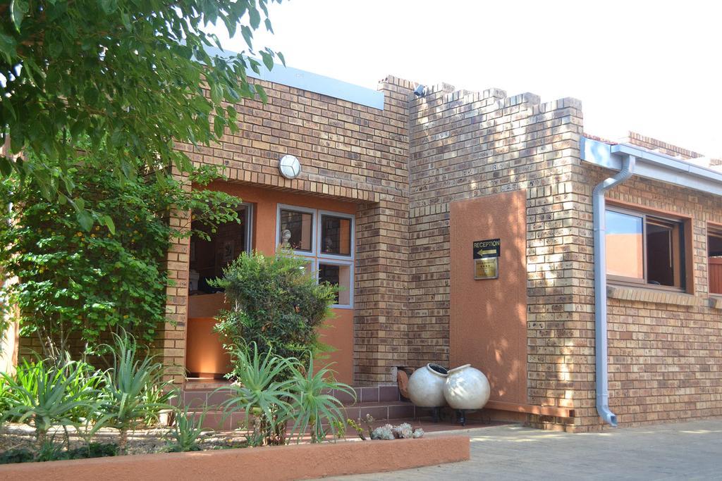 Boga Legaba Guest House & Conference Centre Mafikeng Exterior foto